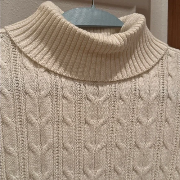 🆕 St. John's Bay Off-White Cable Knit Turtleneck Sweater - Picture 3 of 7